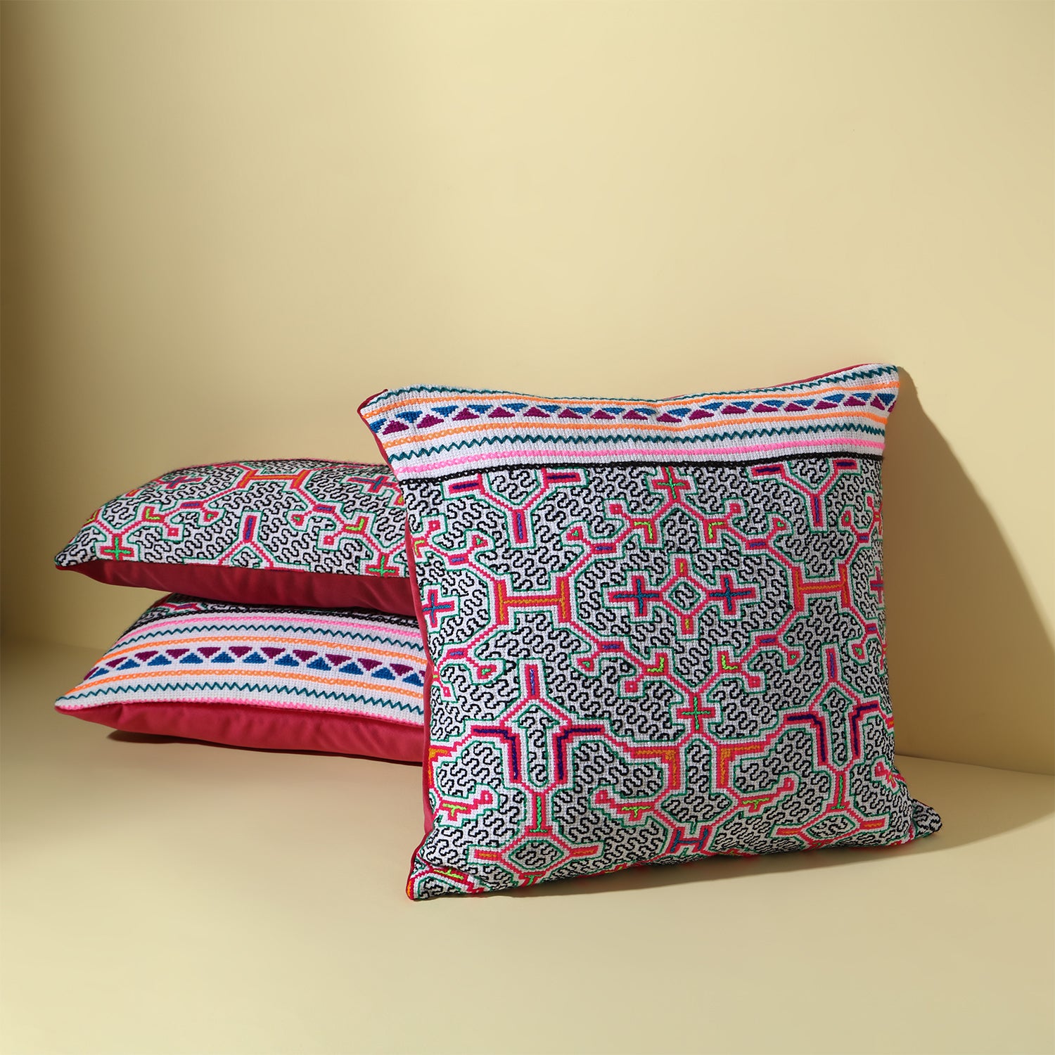 Maya Kene Fucsia Dream Pillow